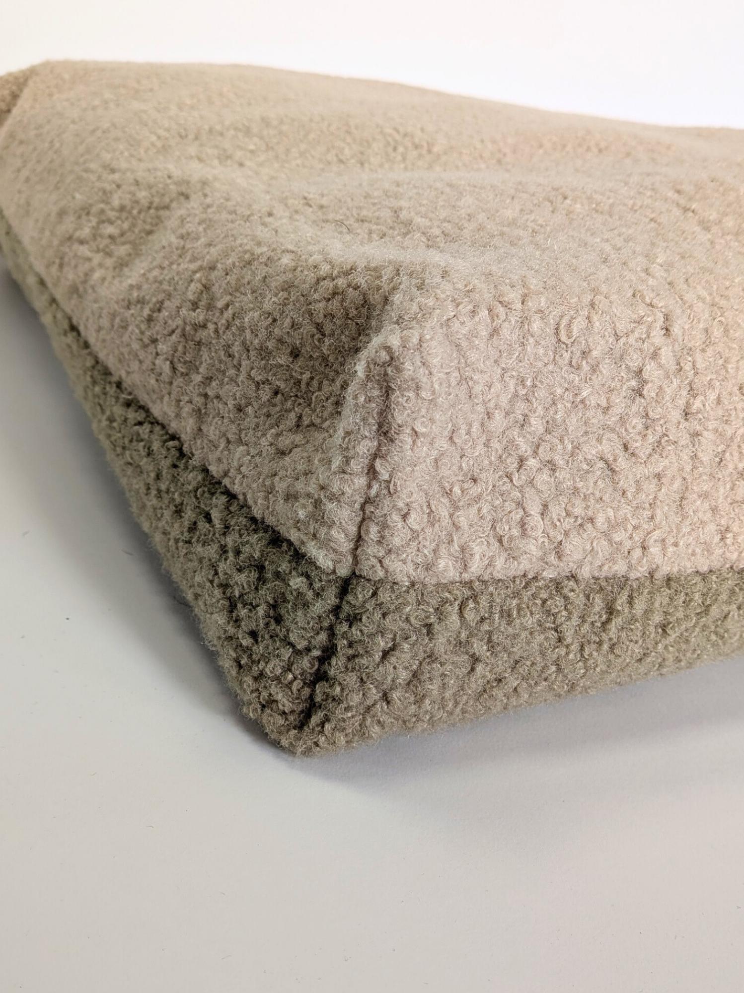 Coussin Teddy Bouclette Beige Kaki